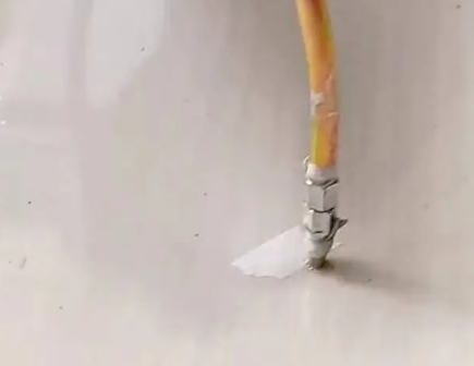 河北瓷砖空鼓维修公司专业解答在瓷砖铺贴过程中，如果使用的砂料过粗（如全部使用了粗砂），可能会导致以下问题